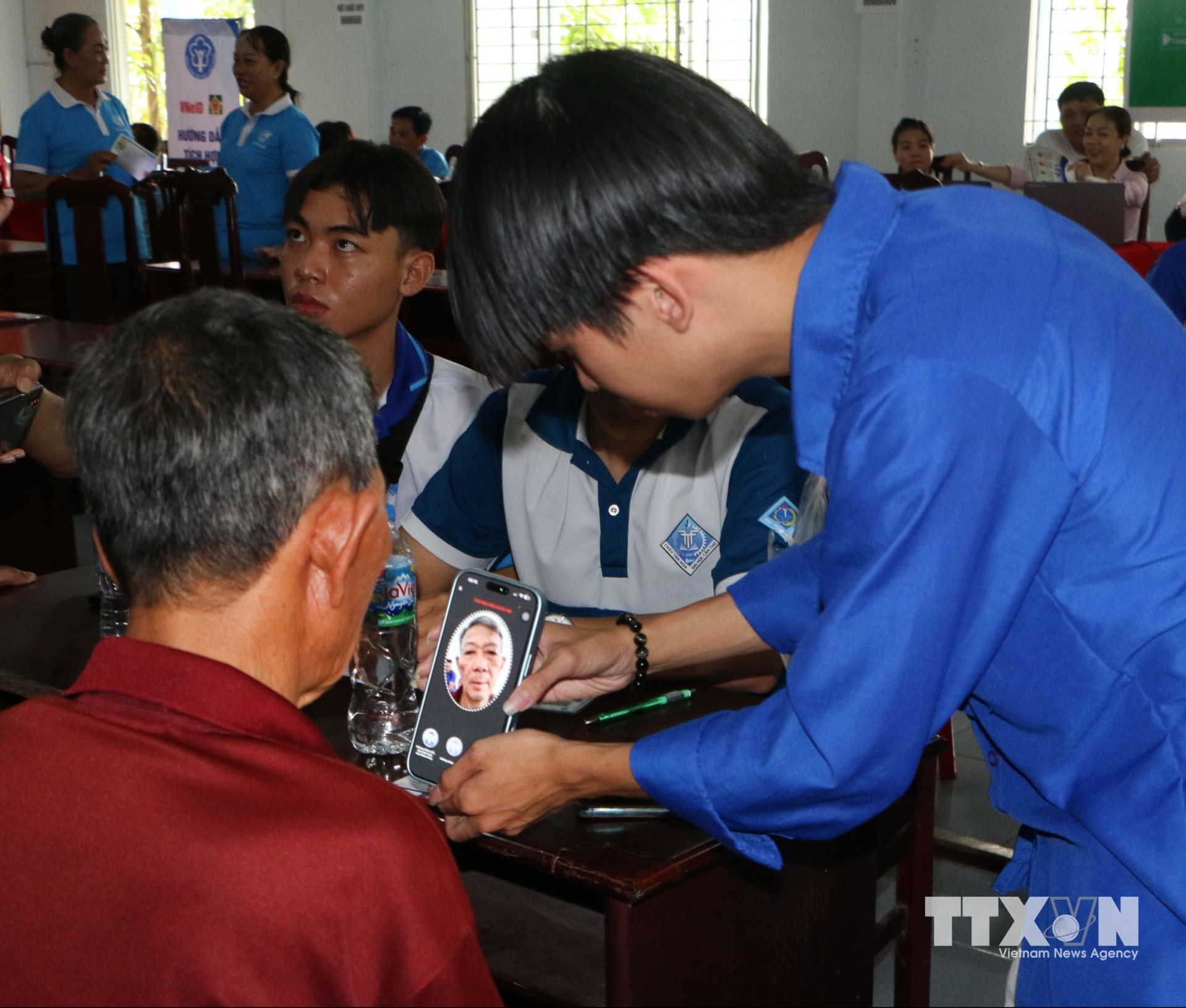 Các tổ chức chính trị - xã hội tham gia góp phần duy trì, nhân rộng những mô hình chuyển đổi số mang lại hiệu quả. (Ảnh: Duy Khương/TTXVN)